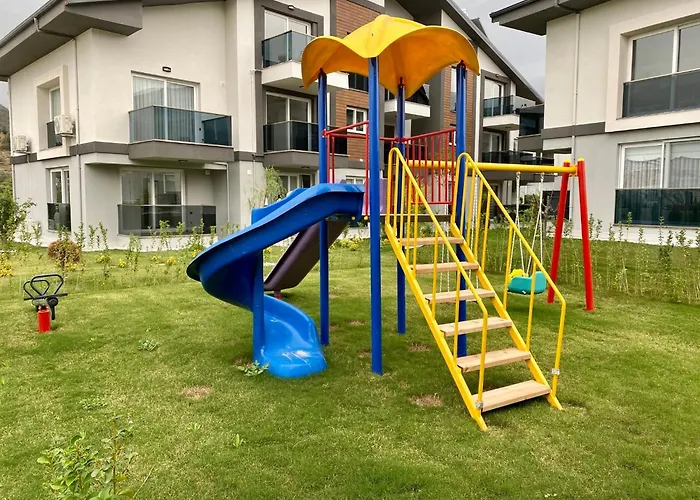 Апартаменты With Large Pool In