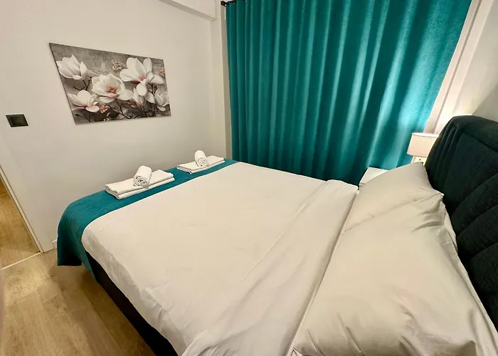 Apartmán With Large Pool In *